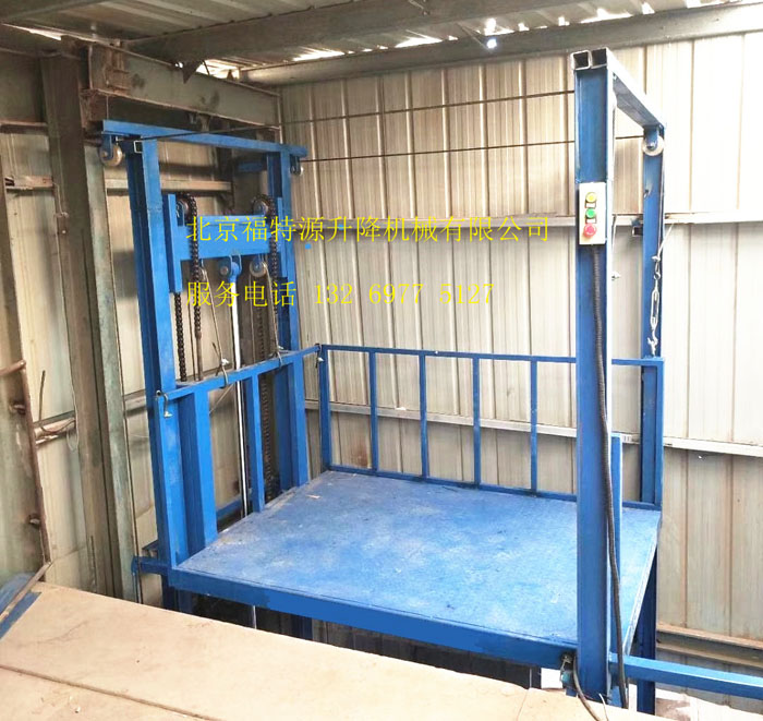 雙導(dǎo)軌式升降機(jī) 雙導(dǎo)軌式升降機(jī)